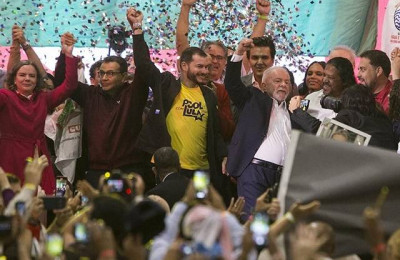 Lula prega o resgate da soberania e conciliação de democratas contra o totalitarismo